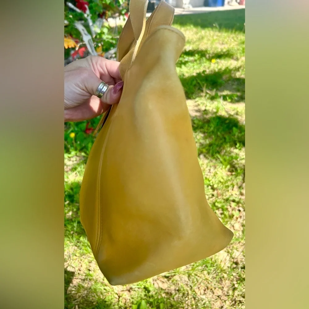 1994 True Vintage Coach Waverly Yellow Tote Bag​ - Picture 7 of 15